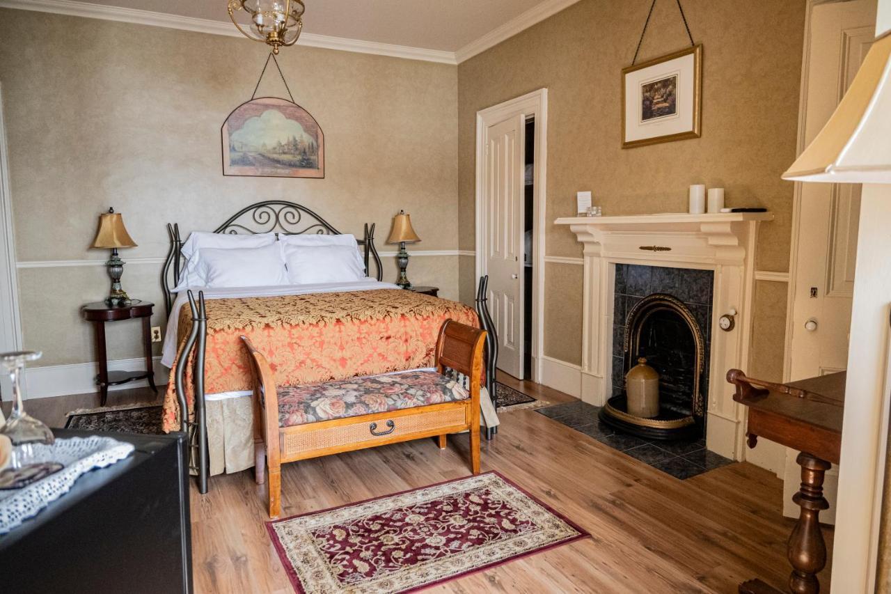 Belle View Manor Inn Harbour Grace ภายนอก รูปภาพ