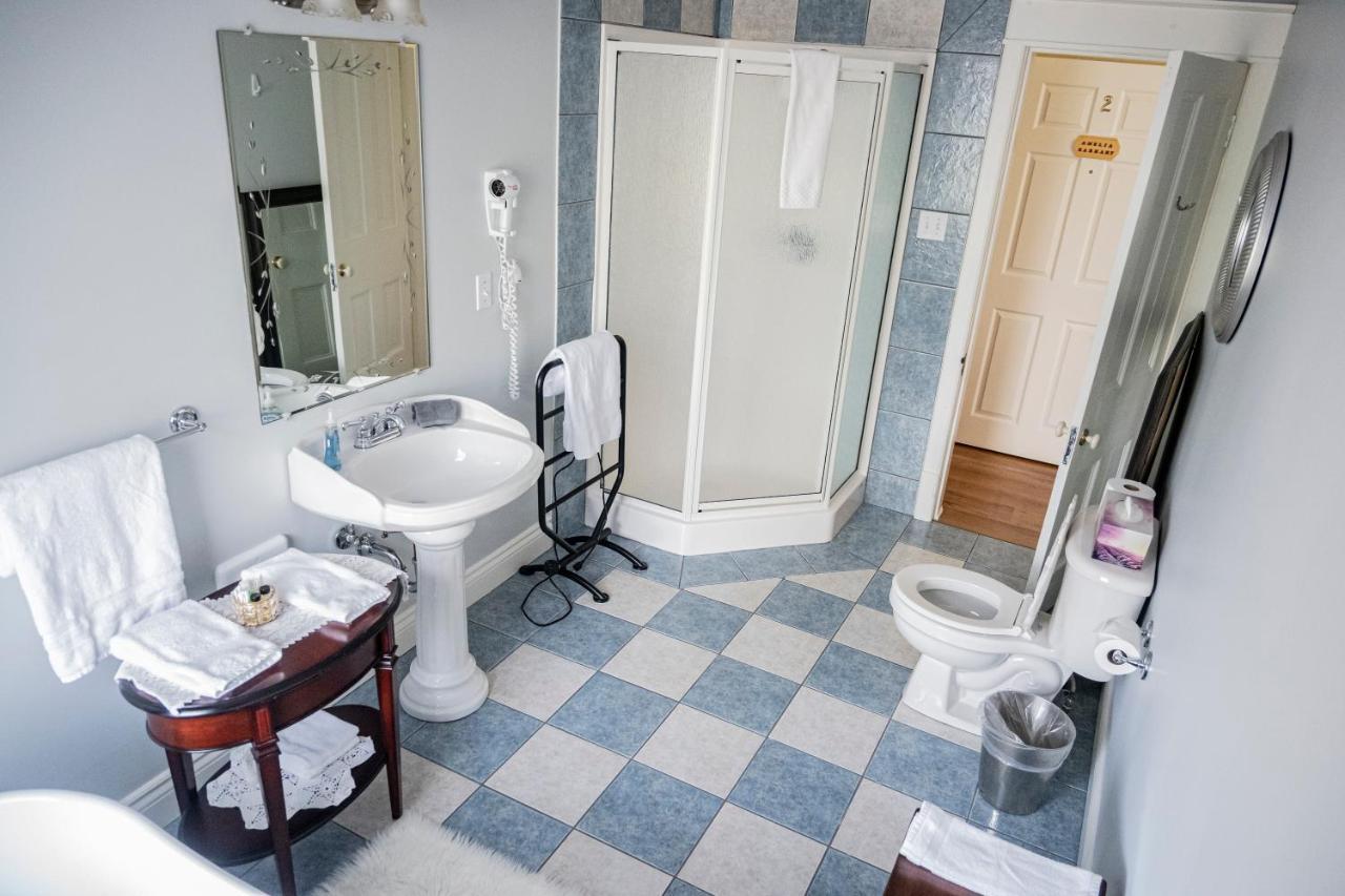 Belle View Manor Inn Harbour Grace ภายนอก รูปภาพ